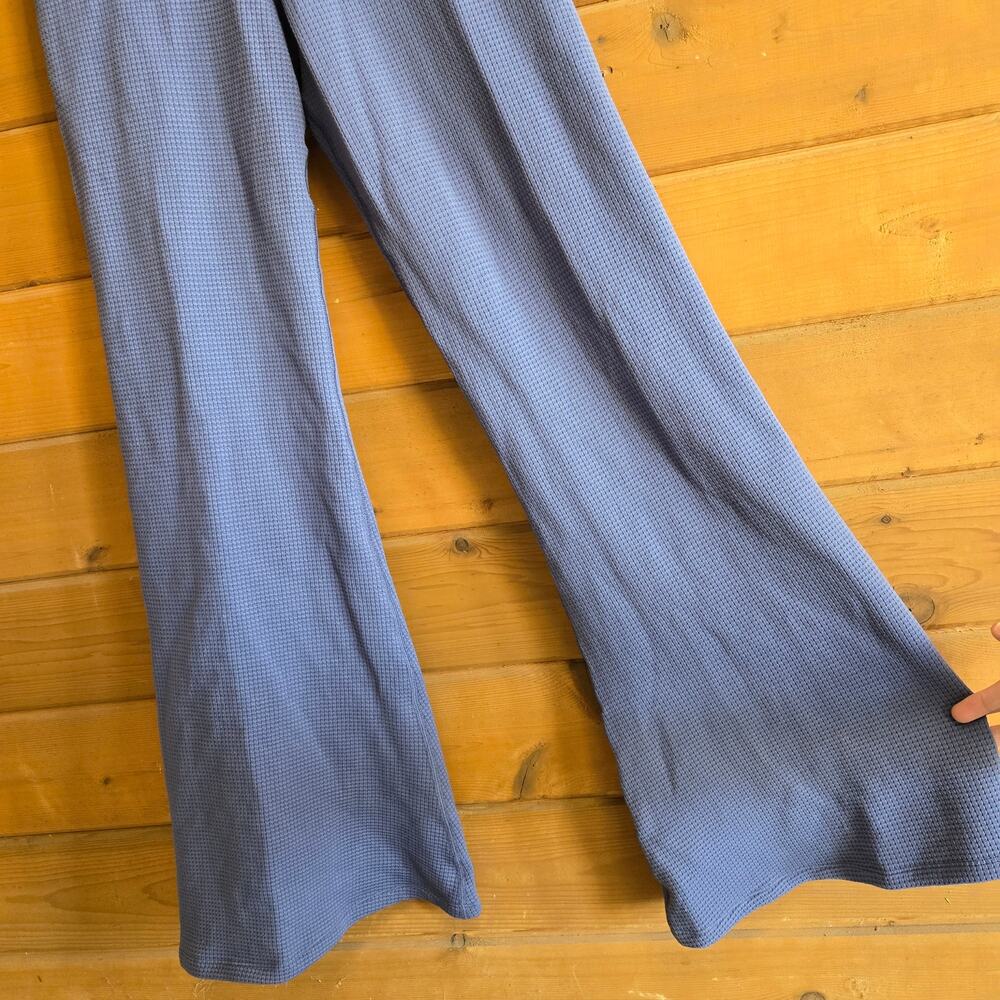 American Eagle Scoop Neck Flare Leg Jumpsuit Blue Stretchy Waffle Knit L Tank - Picture 6 of 6